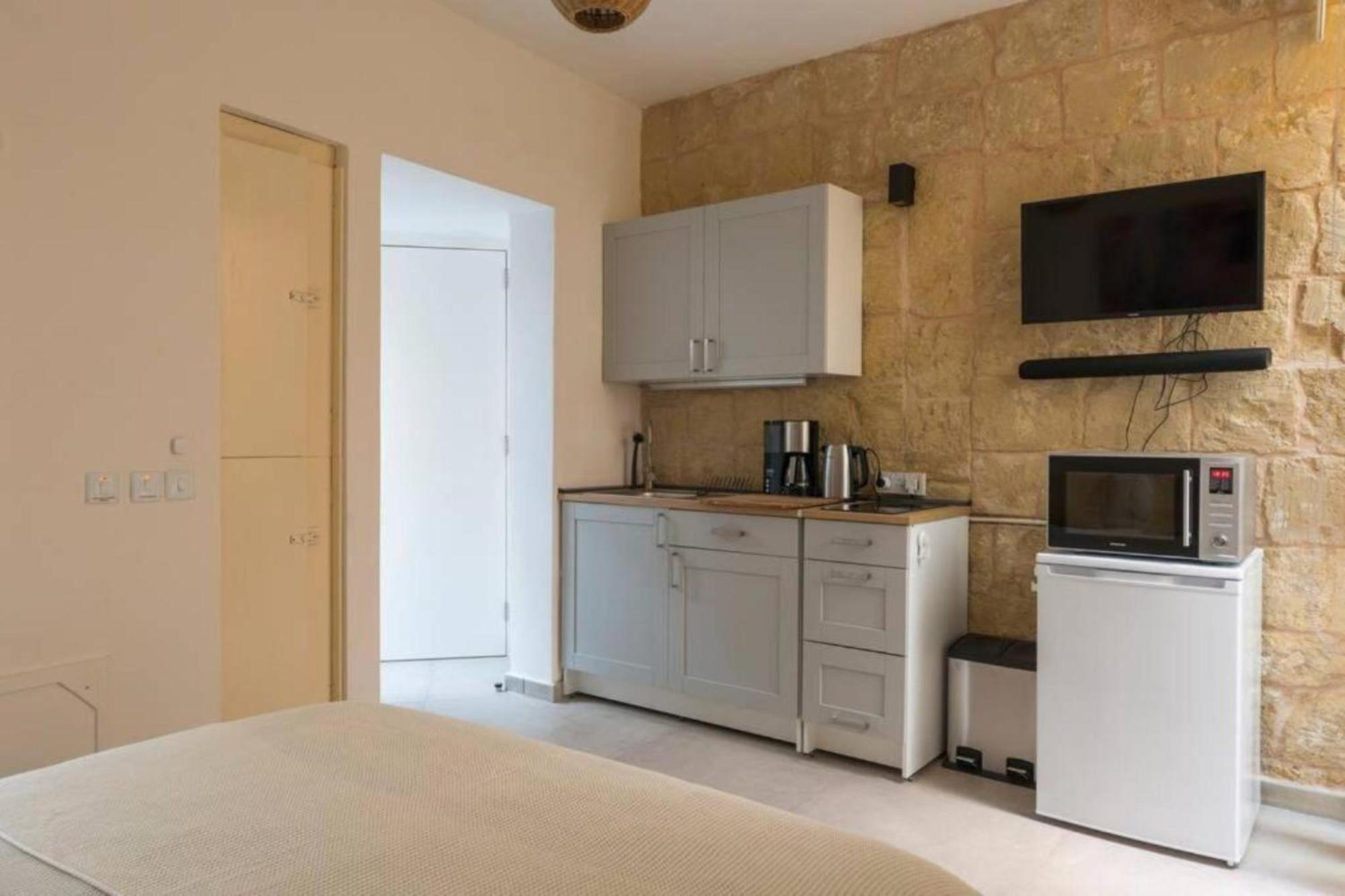 Authentic Gf Apartment With Terrace At The 3 Cities Marina Cospicua Экстерьер фото