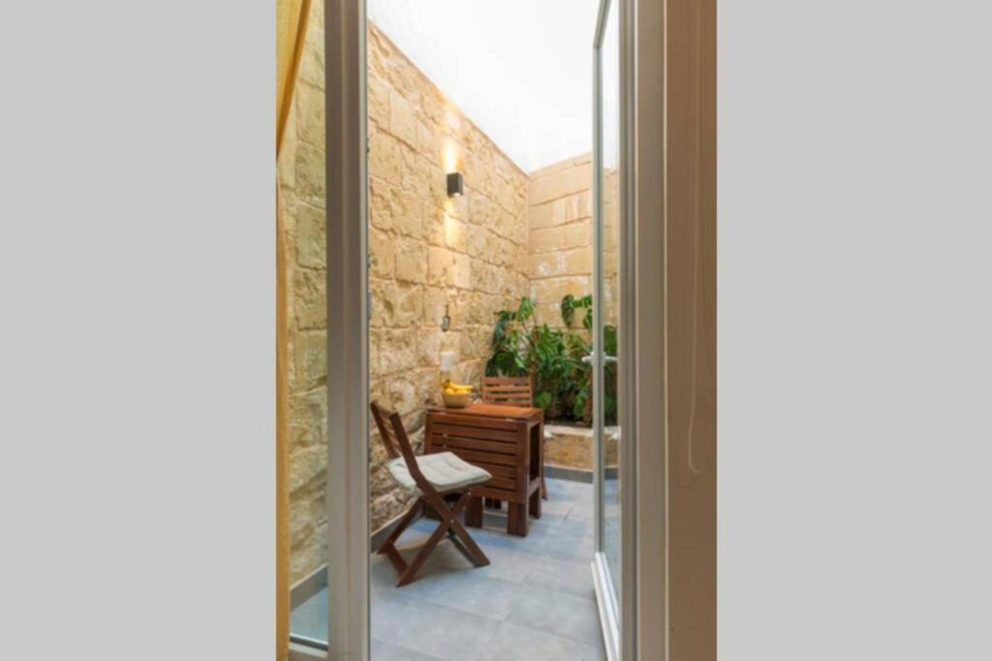 Authentic Gf Apartment With Terrace At The 3 Cities Marina Cospicua Экстерьер фото