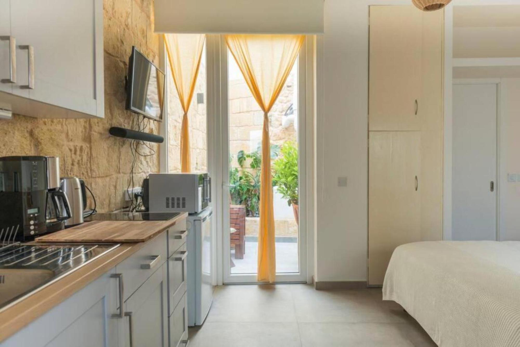Authentic Gf Apartment With Terrace At The 3 Cities Marina Cospicua Экстерьер фото